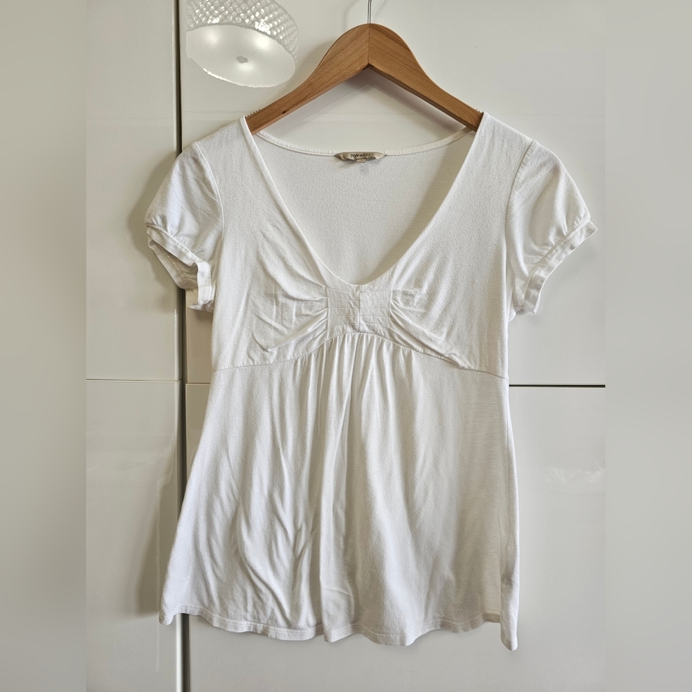 RW&Co White V neck Breezy T-Shirt